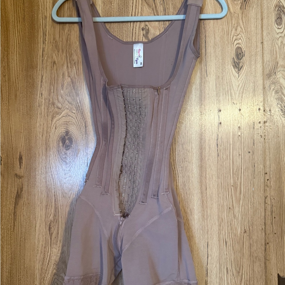 Women’s Full Body Shapewear Bodysuit - Taupe
